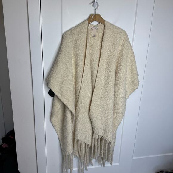Free People Ivory Knit Fringe Trim Shawl Sweater Boho - Picture 1 of 5